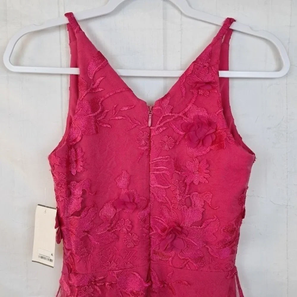 Dress The Population Audrey 3D Floral V-Neck Sleeveless Fuchsia‎ Pink Midi Dress